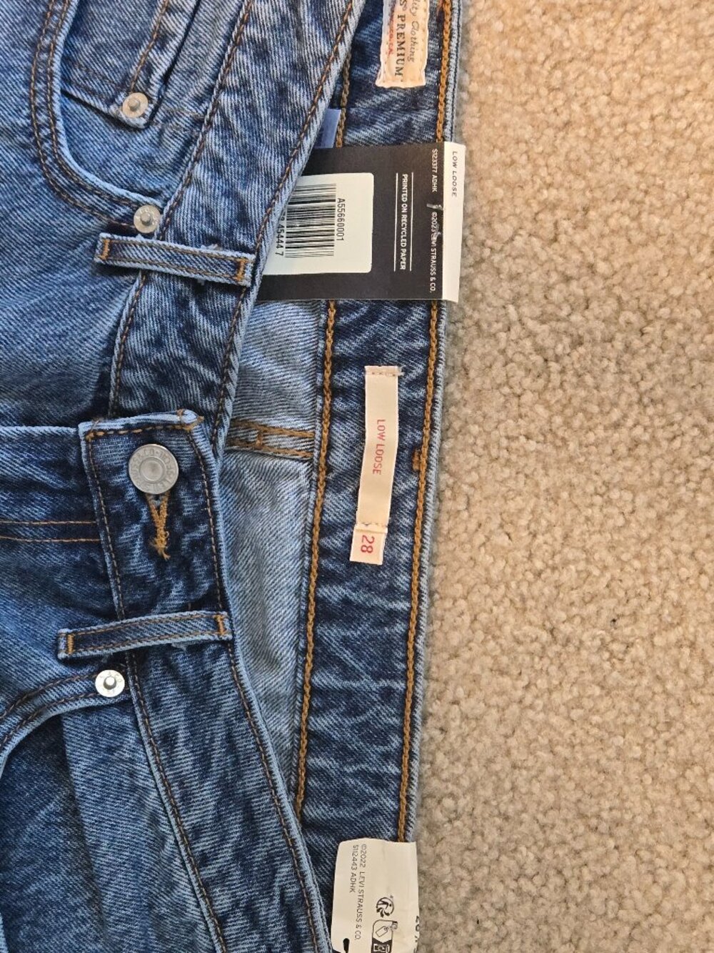 Levi’s Low Loose Jeans 28x32 Medium Wash NWT - Picture 5 of 6